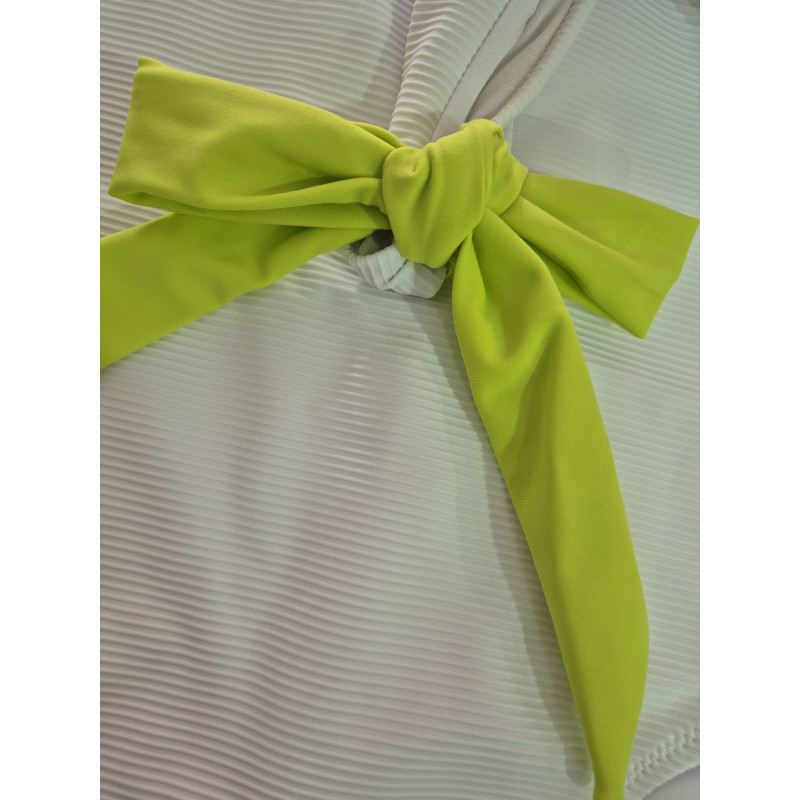 Bañador con textura y lazada fluor