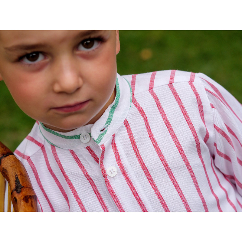 Conjunto infantil de niño estampado y rayas verde y rojo