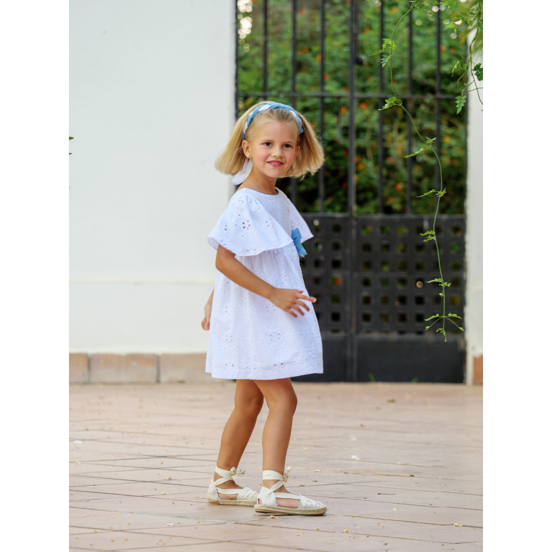 Vestido perforado con lazo de tul