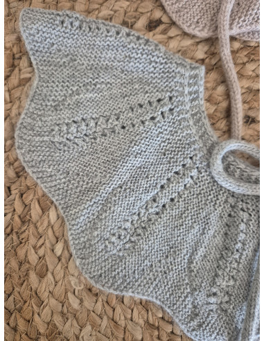Cuello de lana con calados