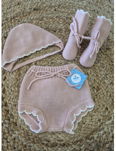 Conjunto tres piezas, braguita, capota y botitas