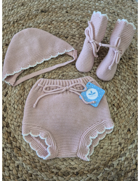 Conjunto tres piezas, braguita, capota y botitas