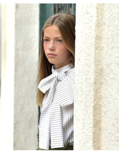 Conjunto blusa lazada y falda