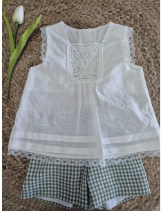 Conjunto de blusa y short.
