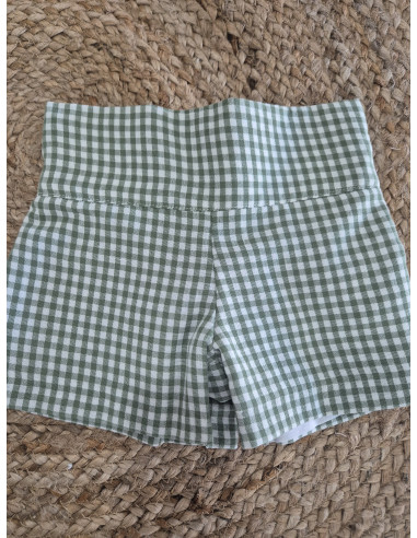 Conjunto de blusa y short.