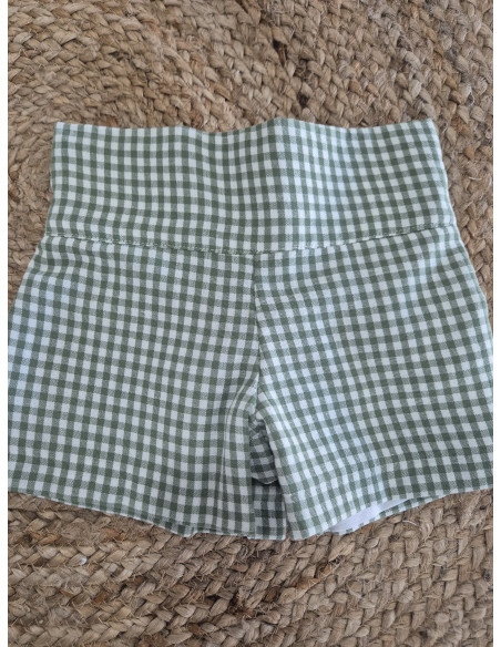 Conjunto de blusa y short.